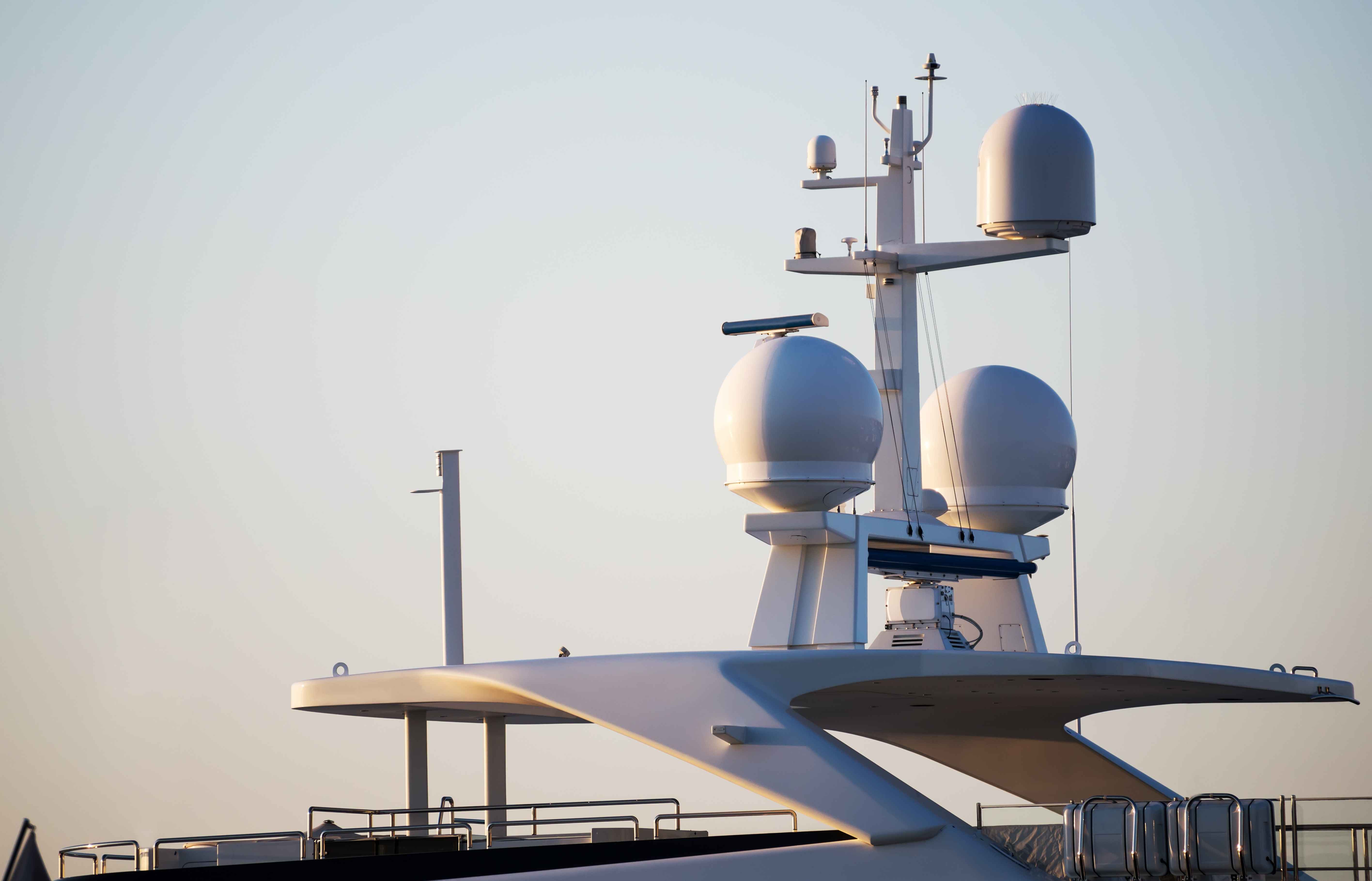 Benefits of Satellite TV and VoIP Phones for Communication in the Maritime Industry